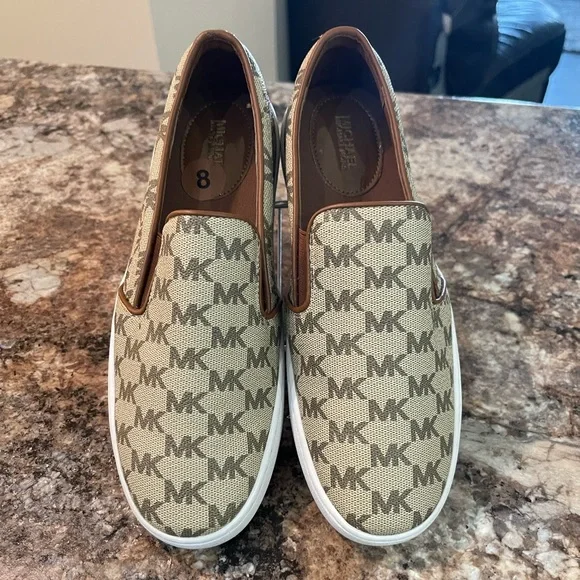 💕sold💕Michael Kors Slip On Sneakers - Picture 10 of 13
